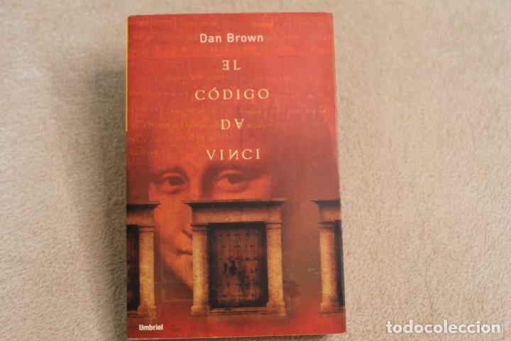 Libros de segunda mano: EL C&Oacute;DIGO DA VINCI DAN BRWN UMBRIEL 2004 - Foto 1