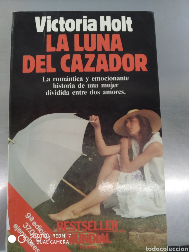 Libros de segunda mano: La luna del cazador. - Foto 1