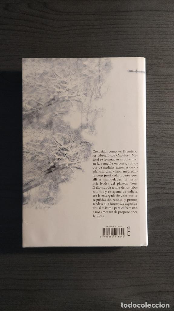 Libros de segunda mano: EN EL BLANCO . KEN FOLLETT . - Foto 3