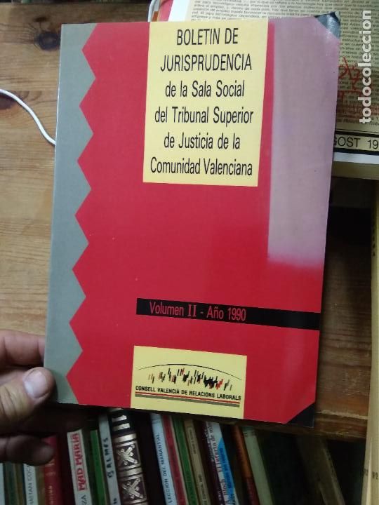 Second hand books: Bolet&iacute;n de jurisprudencia volumen II a&ntilde;o 1990. L.19132-292