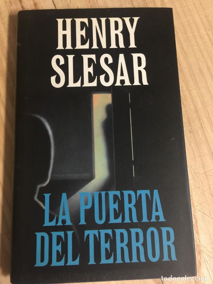 Libros de segunda mano: La puerta del terror - Henry Slesar - Foto 1
