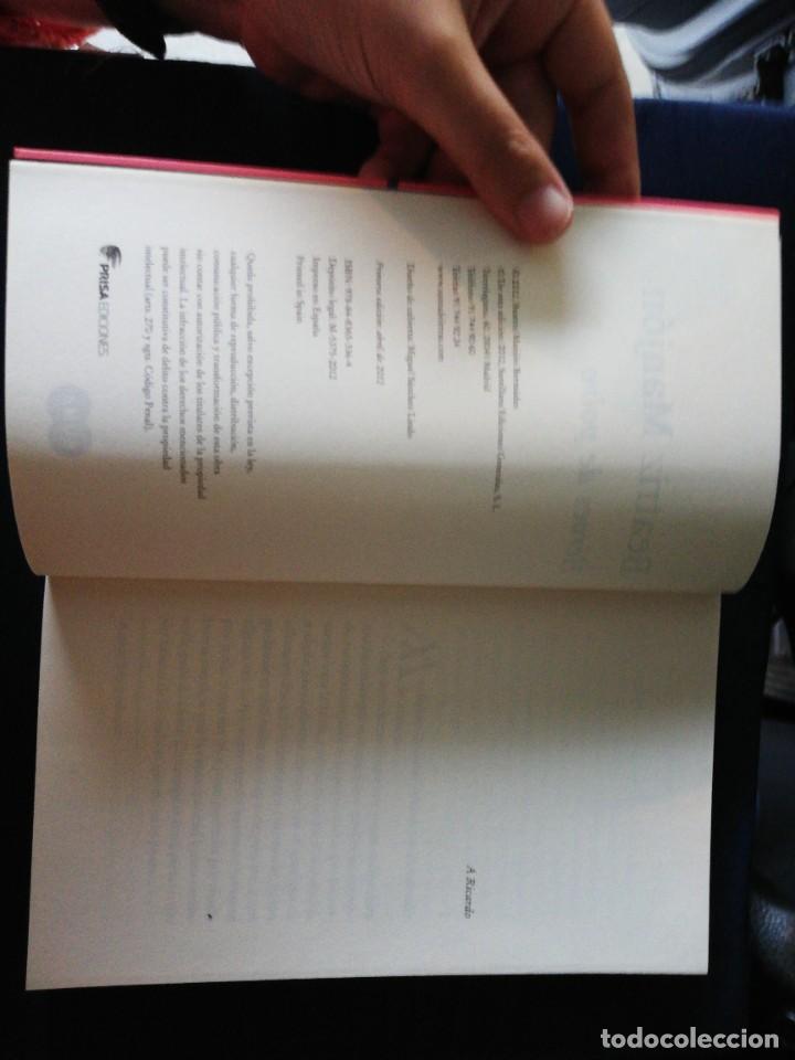Libros de segunda mano: H&eacute;roes de polvo. Beatriz Manj&oacute;n. 2012 - Foto 3
