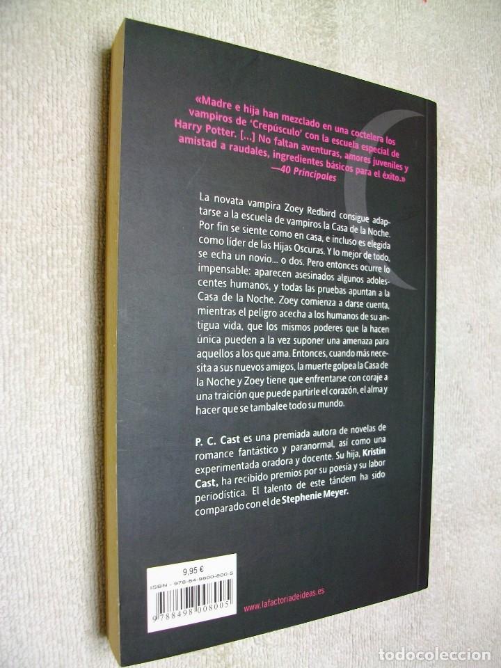 Libros de segunda mano: Traicionada (DeBolsillo)de P.C Cast - Foto 2