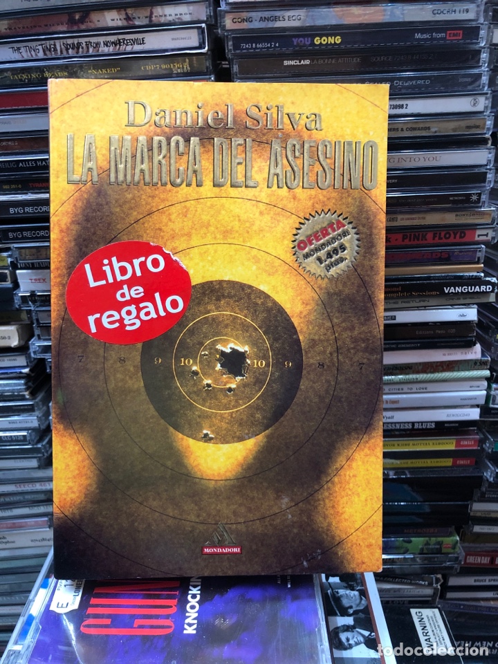 Libros de segunda mano: Daniel Silva la marca del asesino - Foto 1