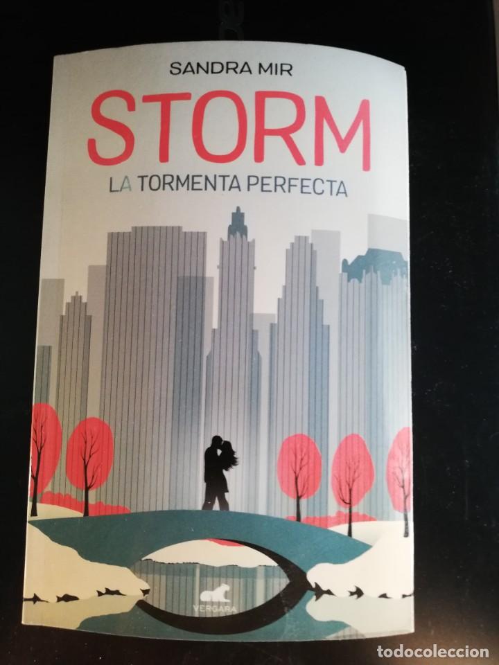 Libros de segunda mano: STORM LA TORMENTA PERFECTA DE SANDRA MIR - Foto 1