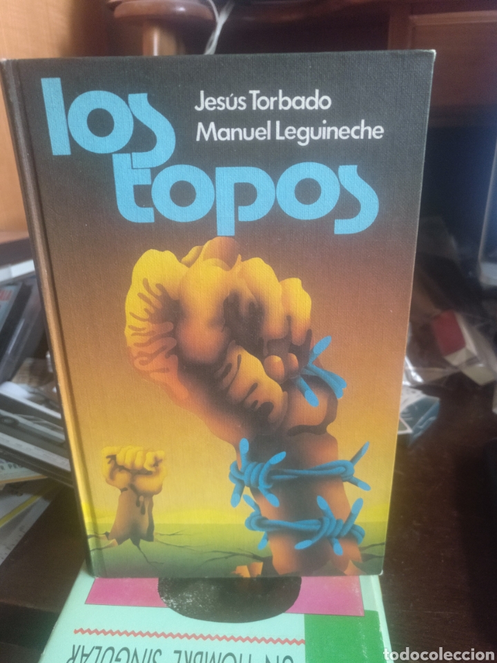 Libros de segunda mano: Tornado/Leguineche. Los tipos c&iacute;rculo de lectores 1978 - Foto 1