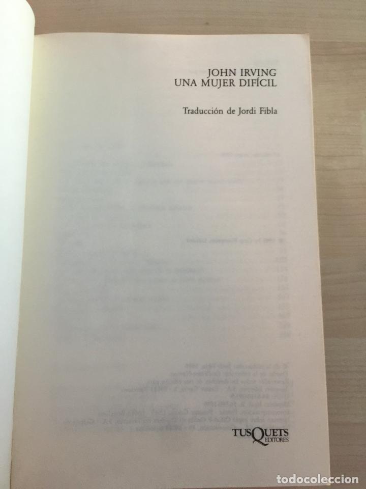 Libros de segunda mano: Una mujer dif&iacute;cil - John Irving - Foto 4
