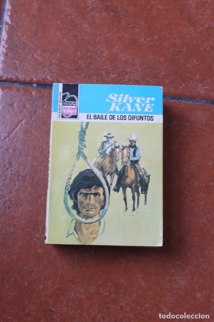 Libros de segunda mano: BRAVO OESTE Nº 957: EL BAILE DE LOS DIFUNTOS; SILVER KANE