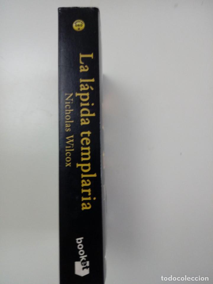 Libros de segunda mano: La l&aacute;pida templaria (Nicholas Wilcox) - Foto 2