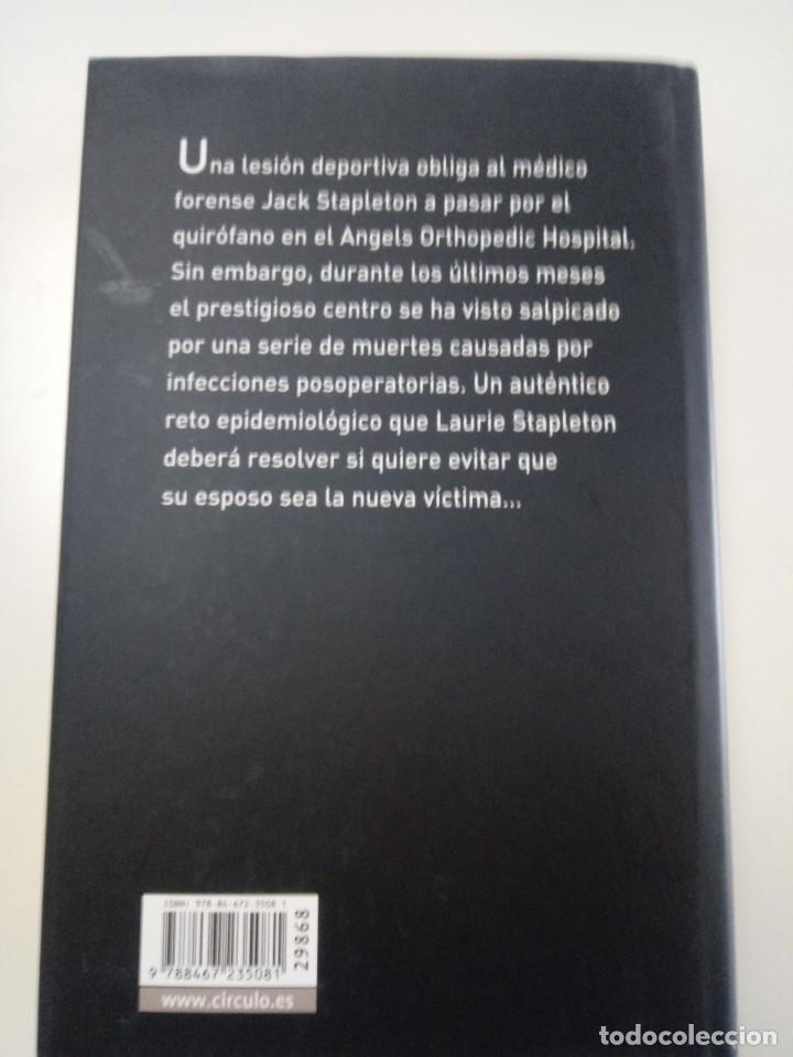 Libros de segunda mano: Estado cr&iacute;tico (Robin Cook) - Foto 3