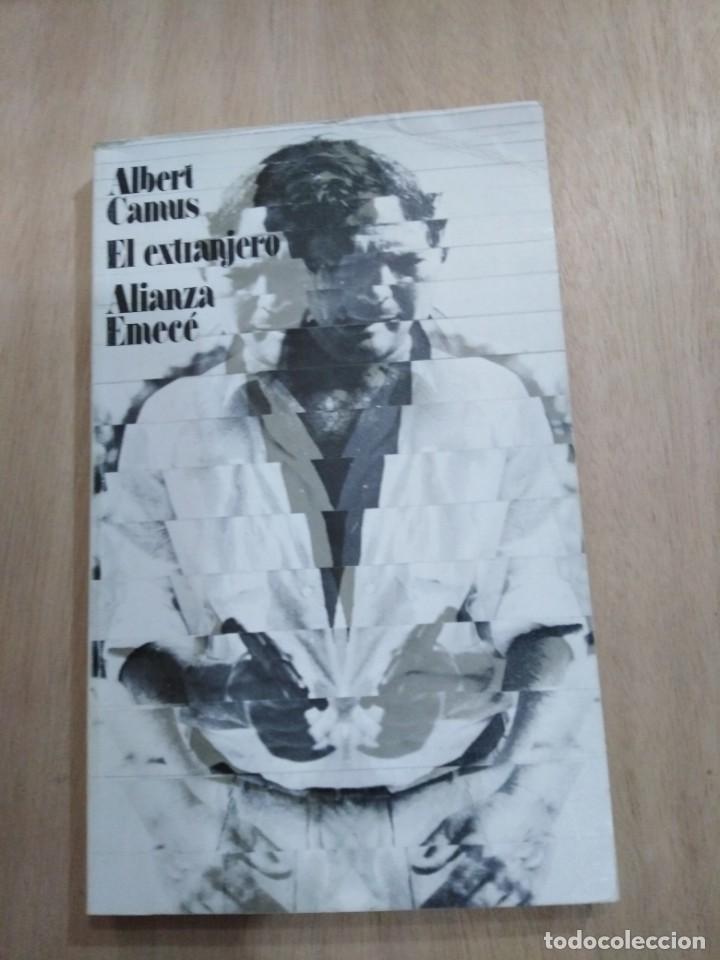 Libros de segunda mano: El Extranjero - Albert Camus - Foto 1