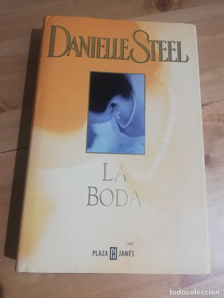 Libros de segunda mano: LA BODA (DANIELLE STEEL) - Foto 1