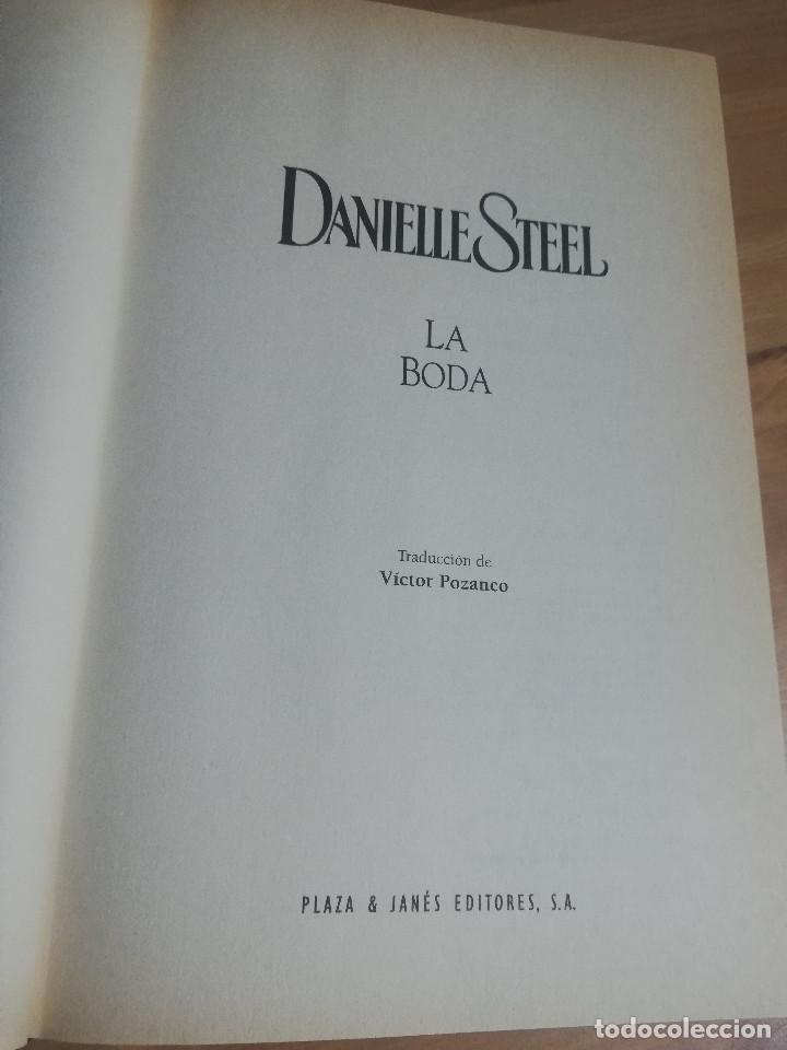 Libros de segunda mano: LA BODA (DANIELLE STEEL) - Foto 2