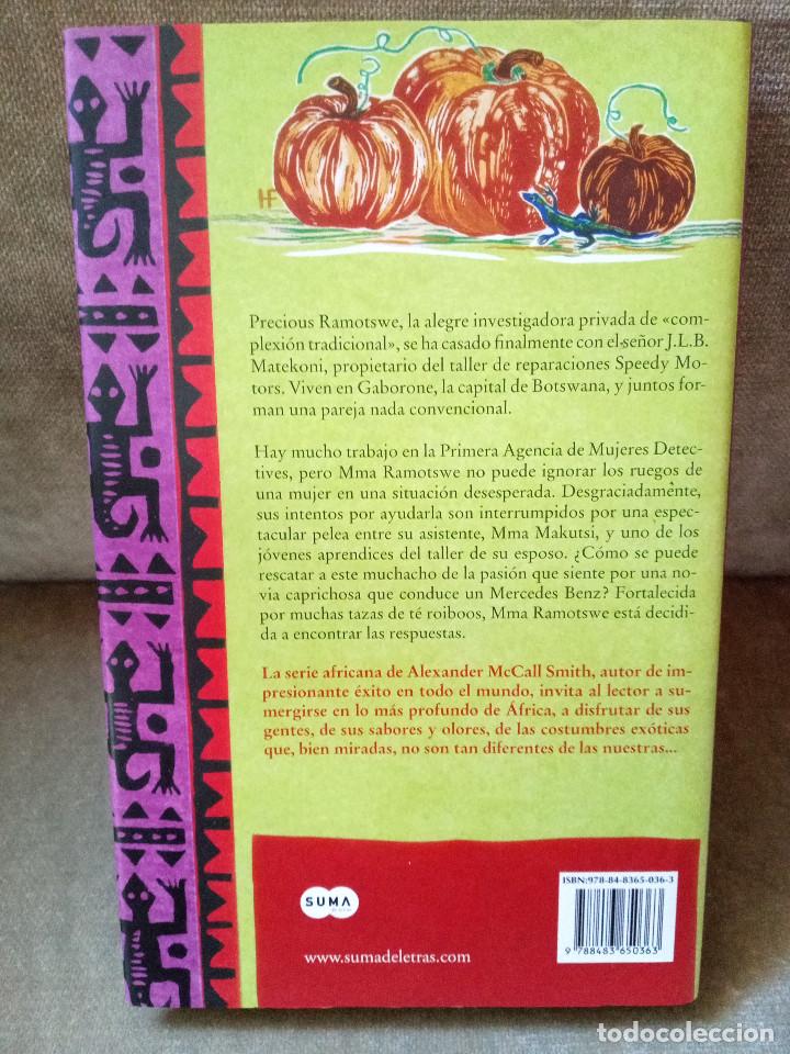 Libros de segunda mano: ALEXANDER MCCALL SMITH - ALEGRES Y EN COMPA&Ntilde;&Iacute;A - SUMA DE LETRAS, 2008 - BUEN EJEMPLAR - Foto 3