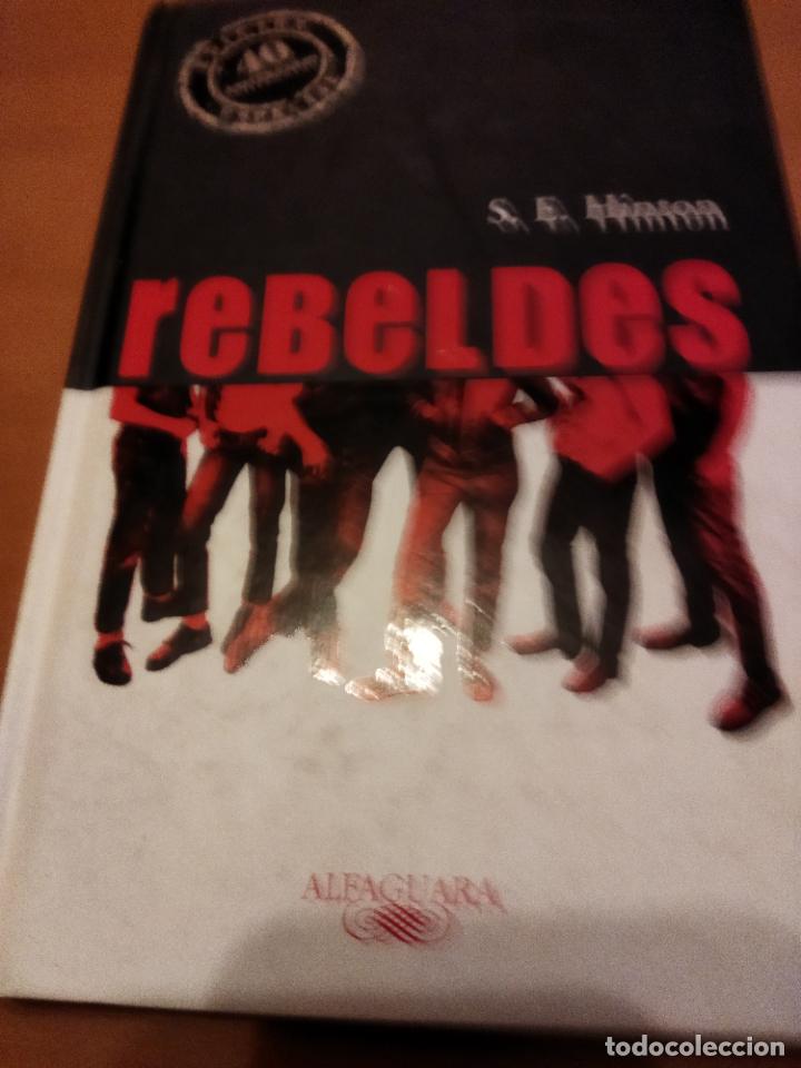 Libros de segunda mano: Rebeldes - Foto 1
