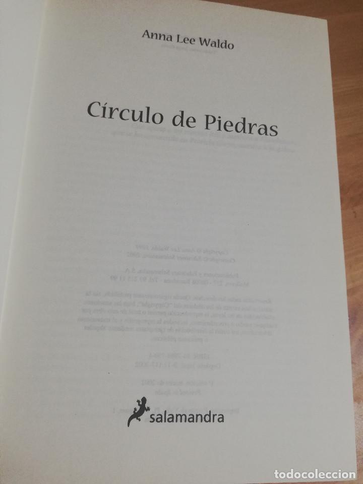 Libros de segunda mano: C&Iacute;RCULO DE PIEDRAS (ANNA LEE WALDO) - Foto 2