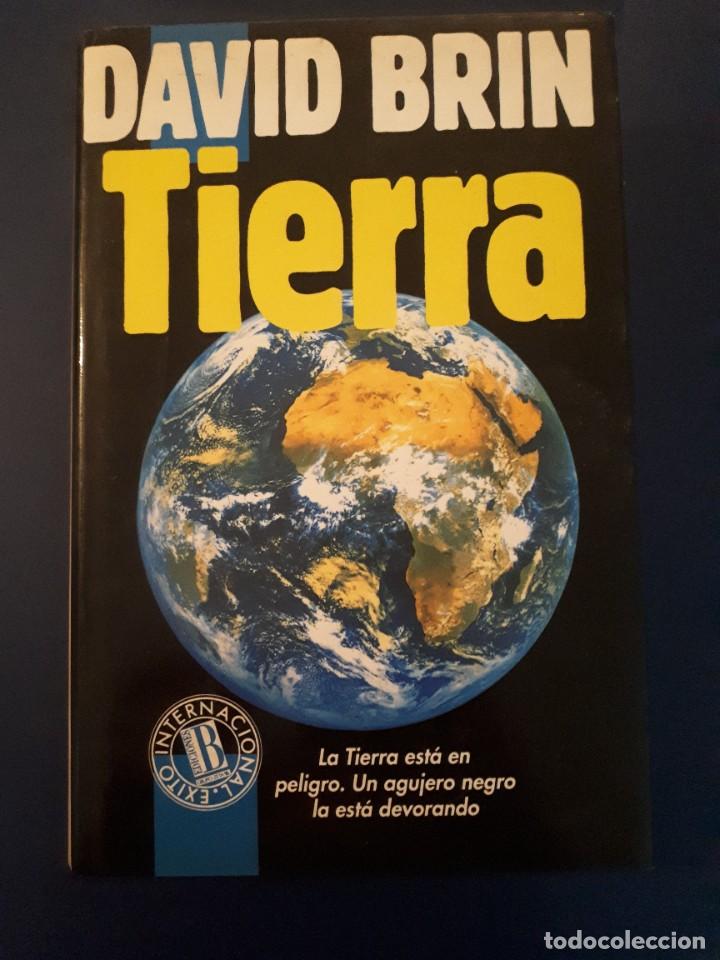 Libros de segunda mano: TIERRA DAVID BRIN EDICIONES B - Foto 1