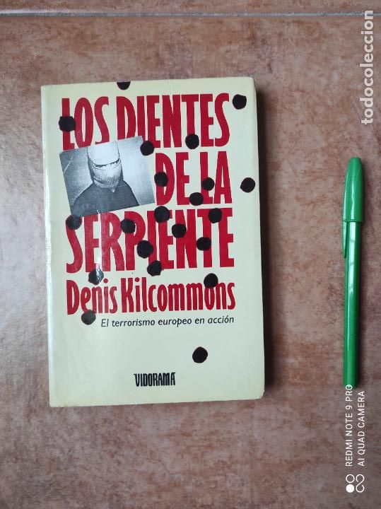 Libros de segunda mano: Los dientes de la serpiente - Denis Kilcommons - Foto 1