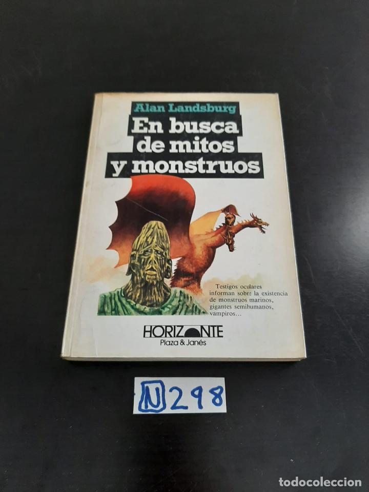 Libros de segunda mano: EN BUSCA DE MITOS Y MONSTRUOS - Foto 1