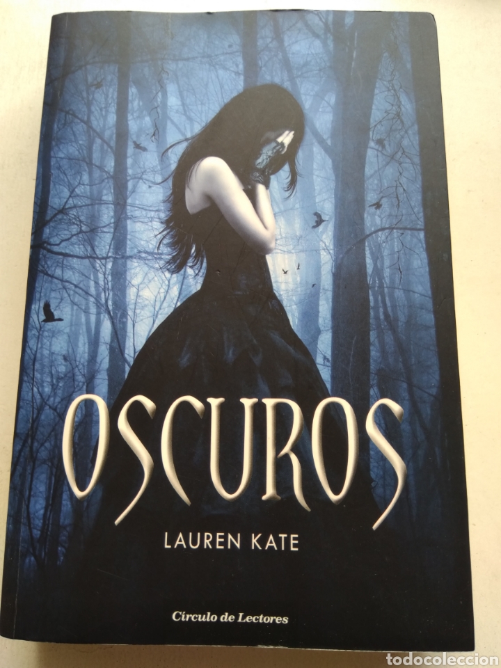 Libros de segunda mano: OSCUROS/LAURENT KATE - Foto 1
