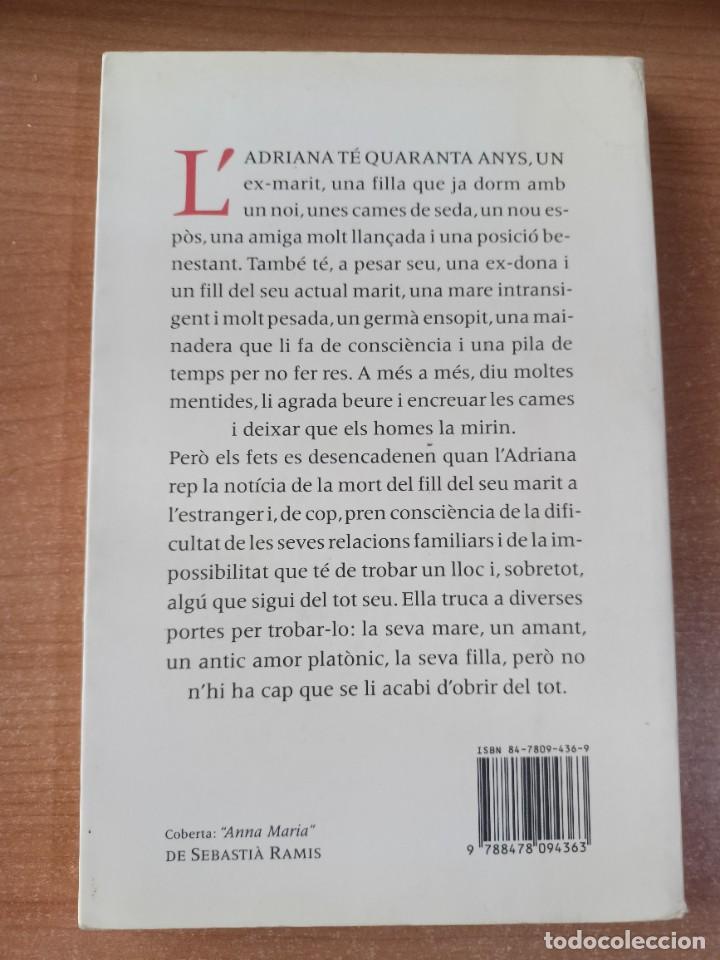 Libros de segunda mano: Cames de seda - Maria Merc&egrave; Roca - en catal&agrave; - Foto 2