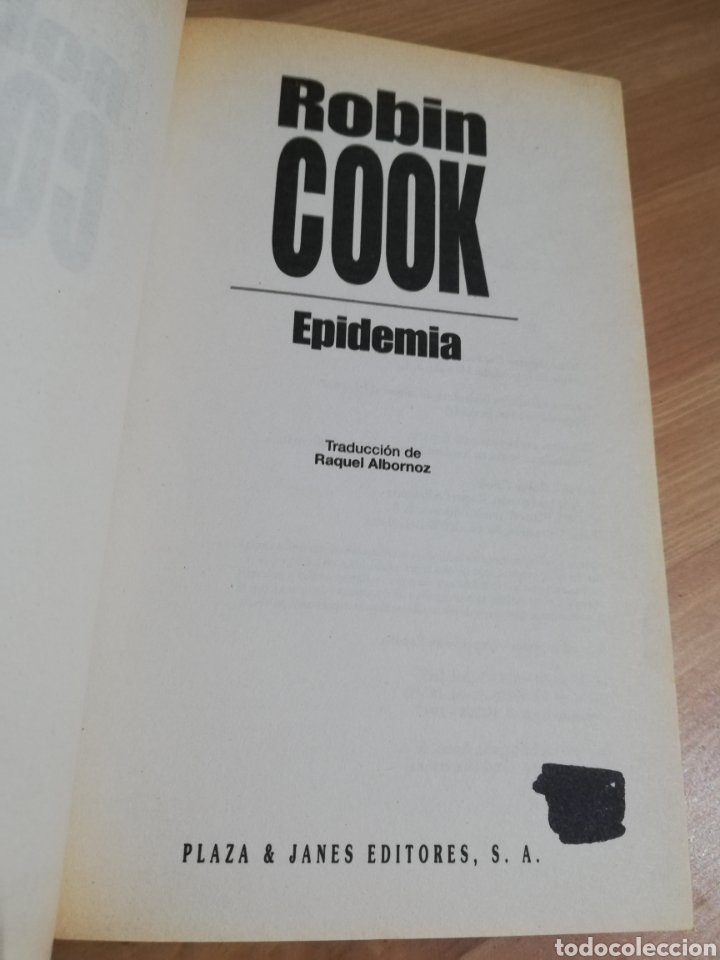 Libros de segunda mano: EPIDEMIA (ROBIN COOK) - Foto 2