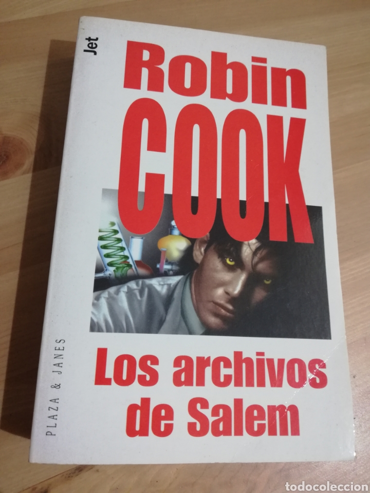 Libros de segunda mano: LOS ARCHIVOS DE SALEM (ROBIN COOK) - Foto 1