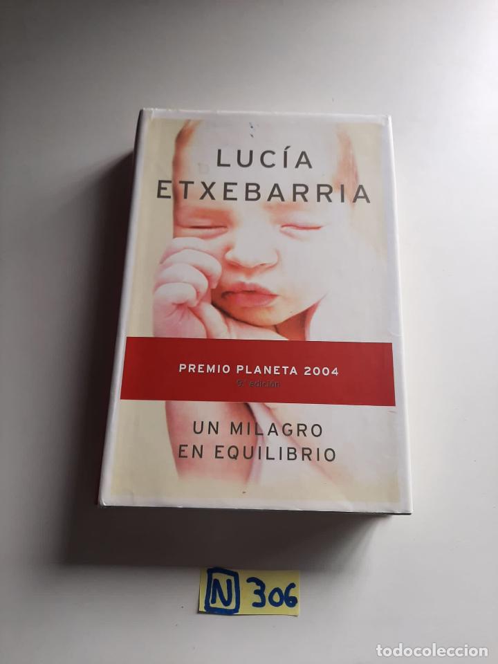 Libros de segunda mano: Un milagro en equilibrio - Foto 1