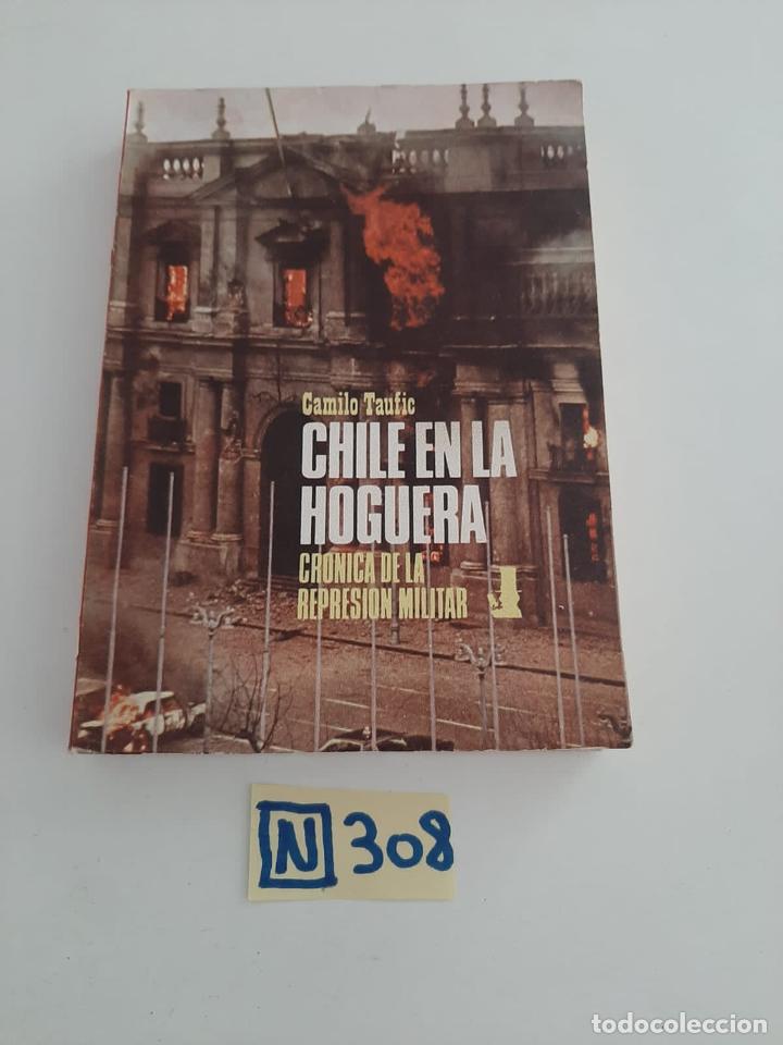 Libros de segunda mano: Chile en la hoguera - Foto 1
