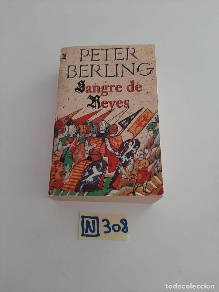 Libros de segunda mano: Sangre de reyes - Foto 1