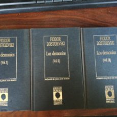 Libros de segunda mano: LOS DEMONIOS. FIODOR DOSTOIEVSKI. BIBLIOTECA PERSONAL JORGE LUIS BORGES. ORBIS 1987. 3 TOMOS. Lote 298856498