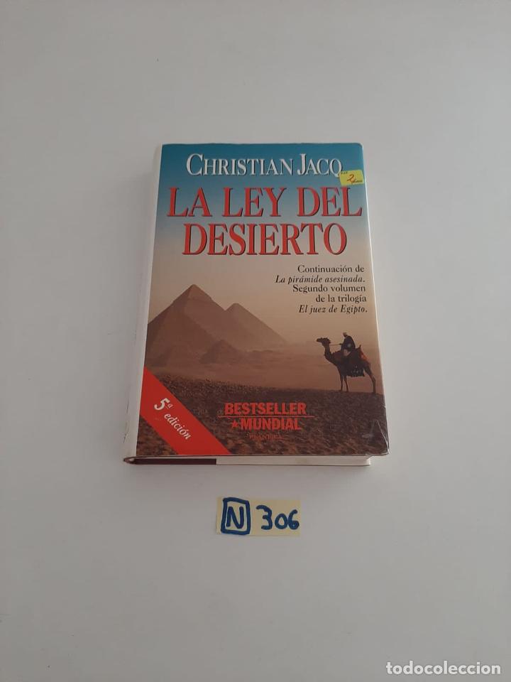 Libros de segunda mano: La ley del desierto - Foto 1