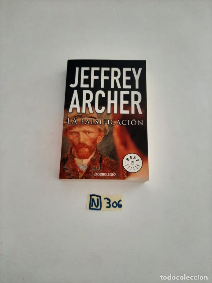 Libros de segunda mano: La falsificaci&oacute;n - Foto 1