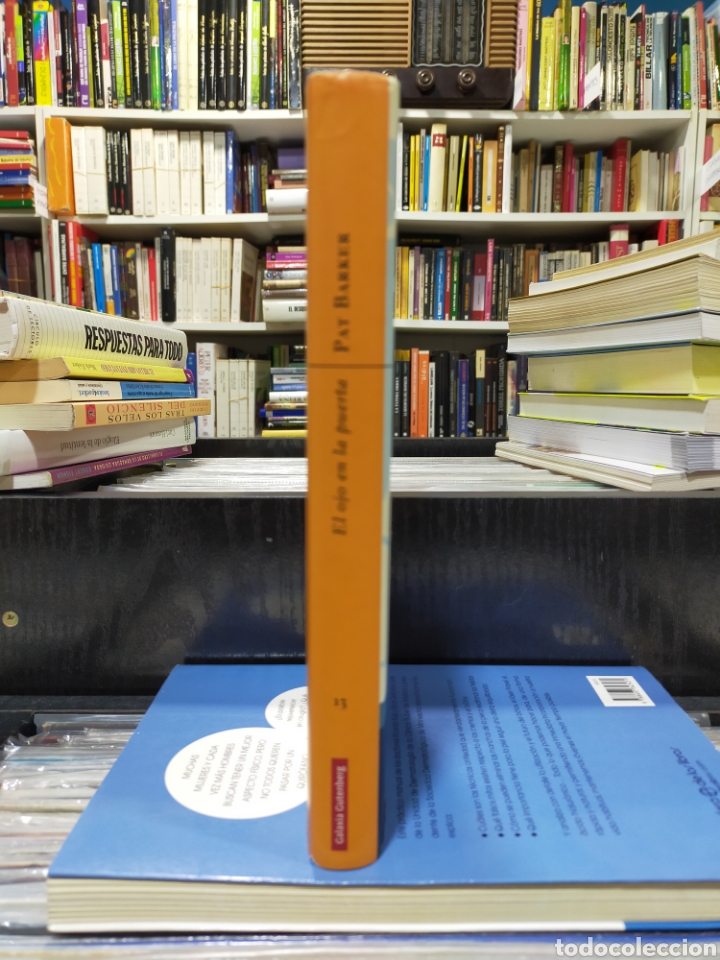 Libros de segunda mano: EL OJO EN LA PUERTA - PAT BARKER - Foto 3