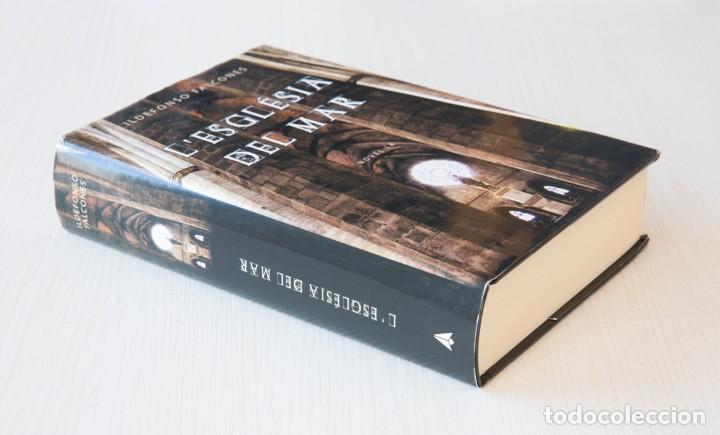 Libros de segunda mano: LEsgl&eacute;sia del Mar. Ildefonso Falcones - Foto 2