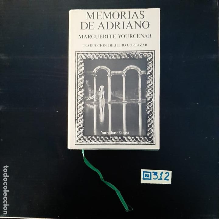 Libros de segunda mano: Memorias de Adriano - Foto 1