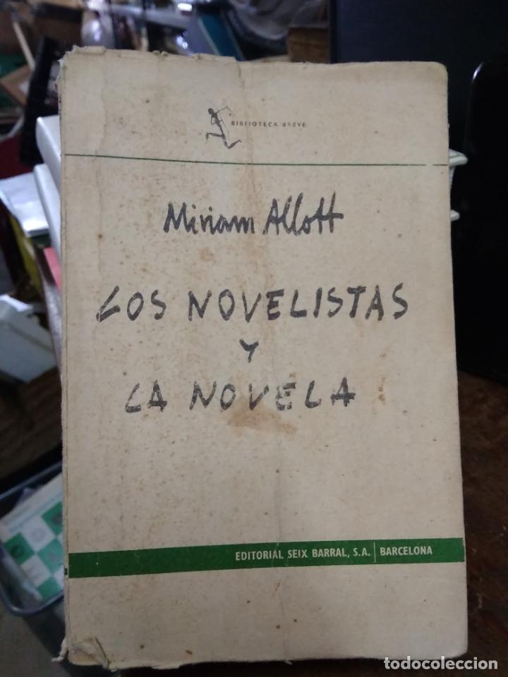 Second hand books: Los novelistas y la novela, Miriam Allott. L.27100-15