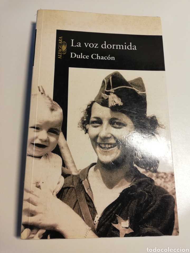 Libros de segunda mano: LA VOZ DORMIDA (DULCE CHAC&Oacute;N) - Foto 1