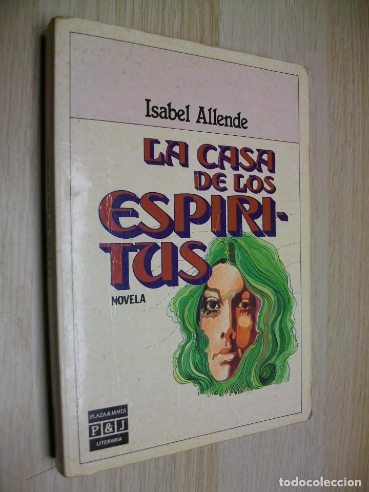 Libros de segunda mano: LA CASA DE LOS ESPIRITUS de ISABEL ALLENDE - Foto 1