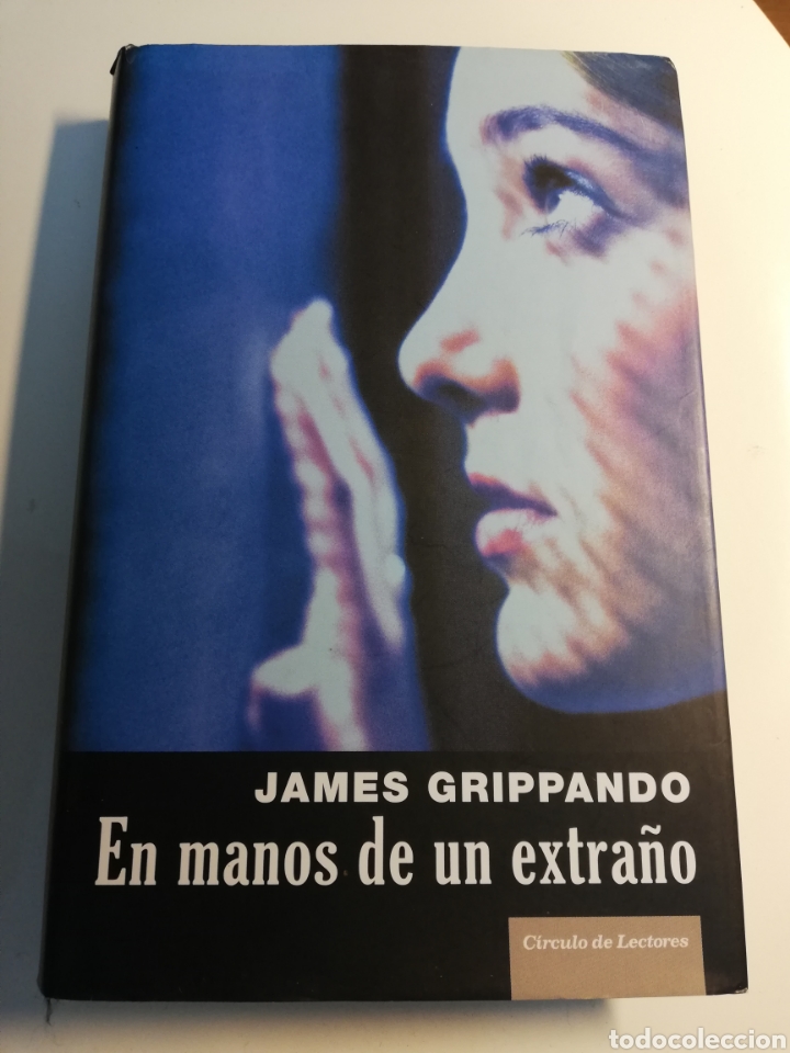 Libros de segunda mano: EN MANOS DE UN EXTRA&Ntilde;O (JAMES GRIPPANDO) - Foto 1