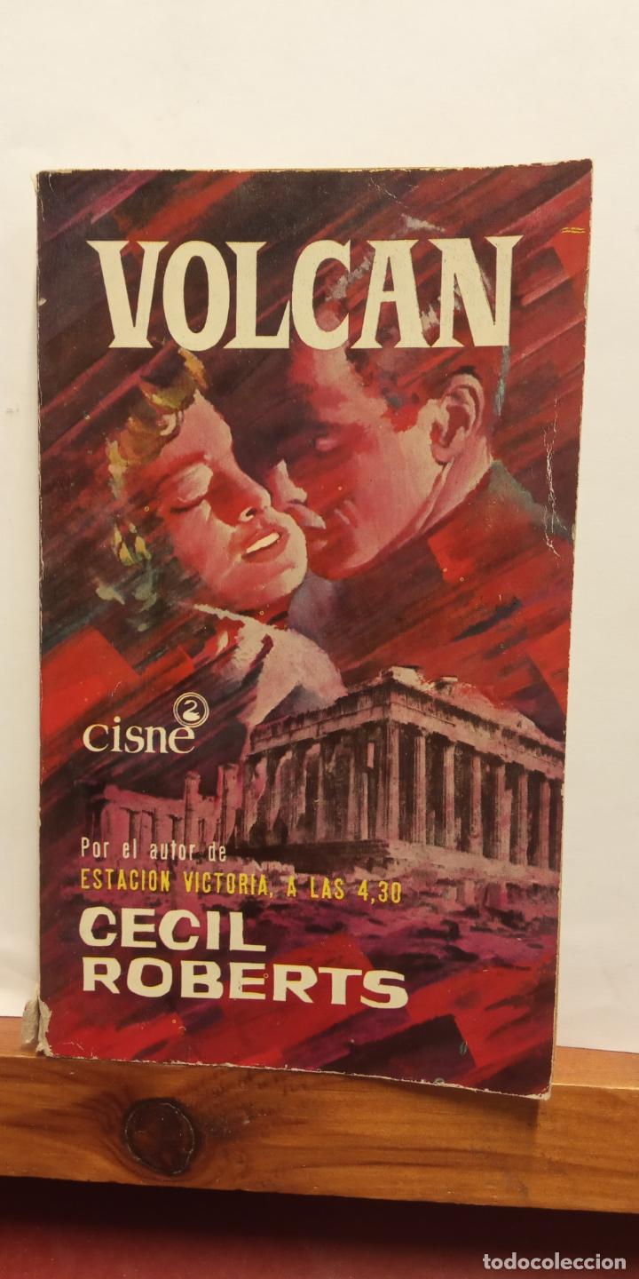 Libros de segunda mano: VOLC&Aacute;N. CECIL ROBERTS. EDICIONES CISNE - Foto 1
