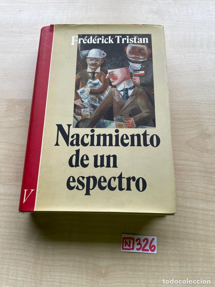 Libros de segunda mano: Nacimiento de un espectro - Foto 1