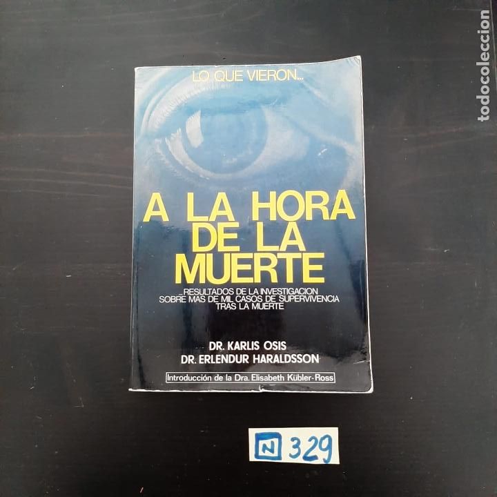 Libros de segunda mano: A la hora de la muerte - Foto 1