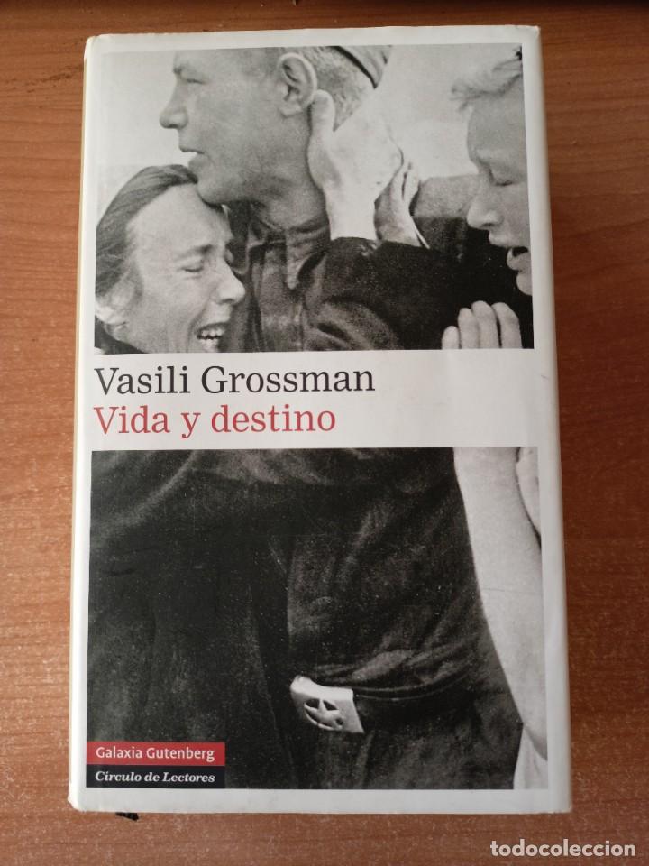 Libros de segunda mano: Vida y destino - Vasili Grossman - Foto 1