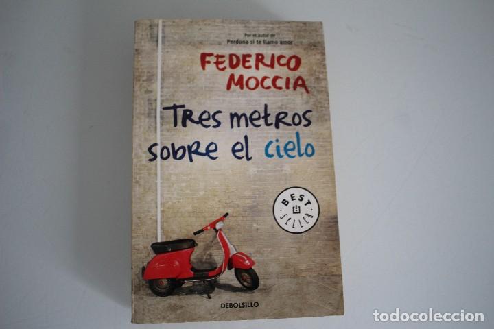 Libros de segunda mano: TRES METROS SOBRE EL CIELO - Foto 1