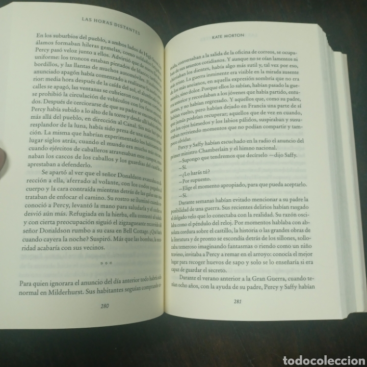 Libros de segunda mano: LAS HORAS DISTANTES - KATE MORTON 2012 PRIMERA EDICION - Foto 7