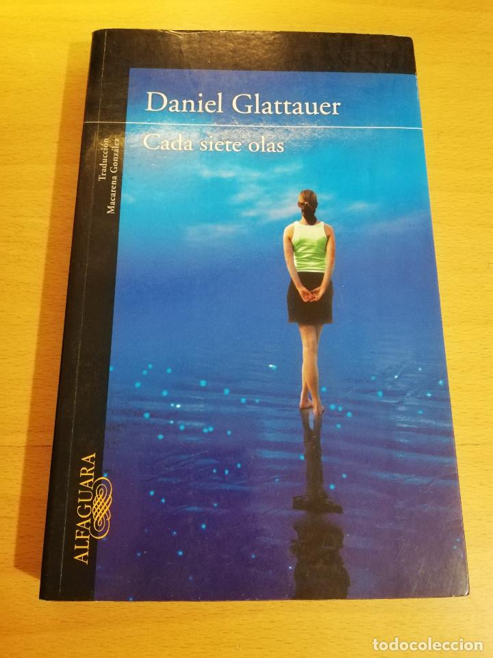 Libros de segunda mano: CADA SIETE OLAS (DANIEL GLATTAUER) - Foto 1