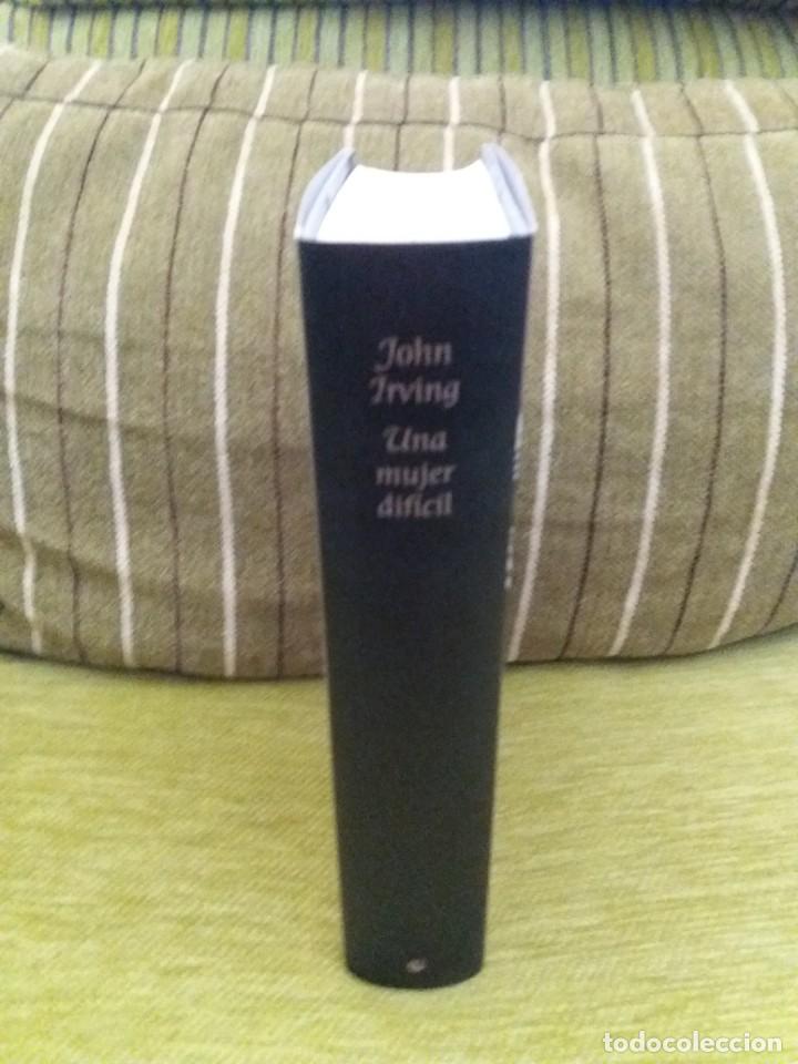 Libros de segunda mano: UNA MUJER DIF&Iacute;CIL - Foto 3