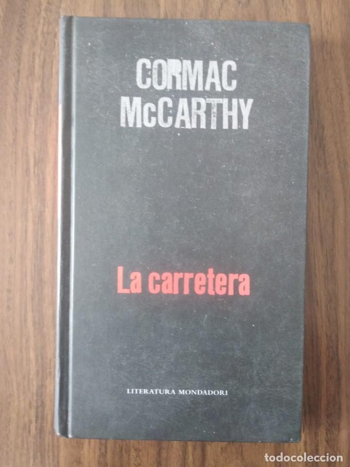 Libros de segunda mano: Cormac McCarthy - La carretera - Foto 1
