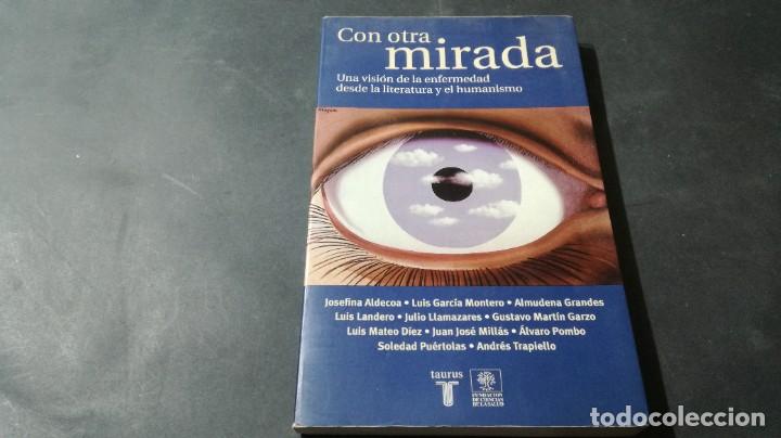 Libros de segunda mano: CON OTRA MIRADA / VVAA / TAURUS / AO31 - Foto 1